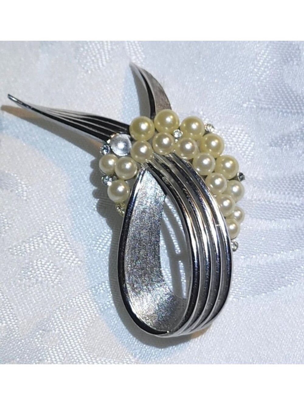 Vintage Crown Trifari Silver Tone Brooch With Faux Pearls Elegant Teardrop Desig